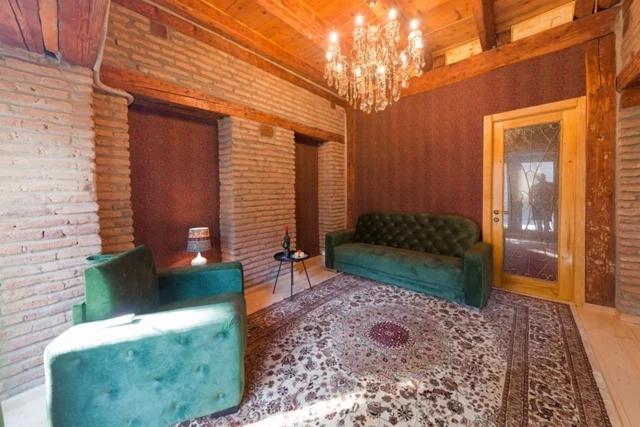 Green Door Tbilisi Ngoại thất bức ảnh